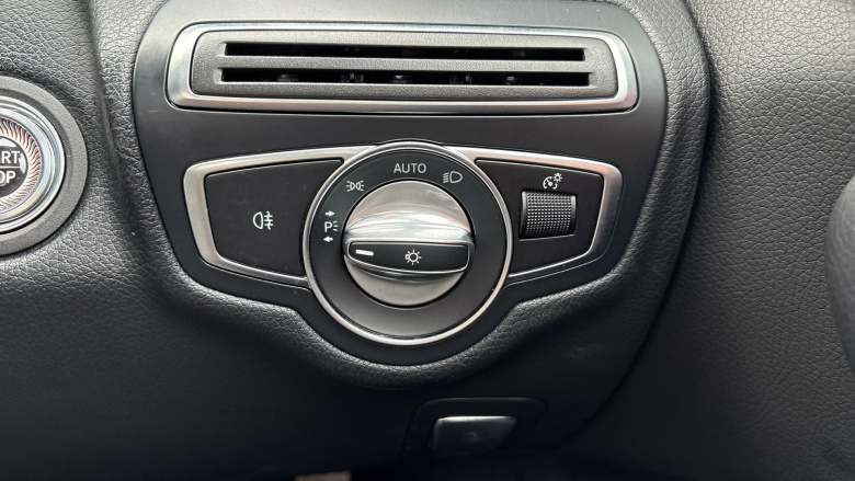 Mercedes-Benz C-Class C220d AMG Line Premium Plus 4dr 9G-Tronic Diesel Saloon